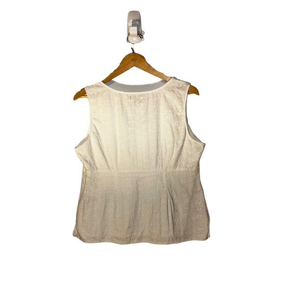 Eddie Bauer - White Eyelet Sleeveless Blouse - Picture 2 of 3